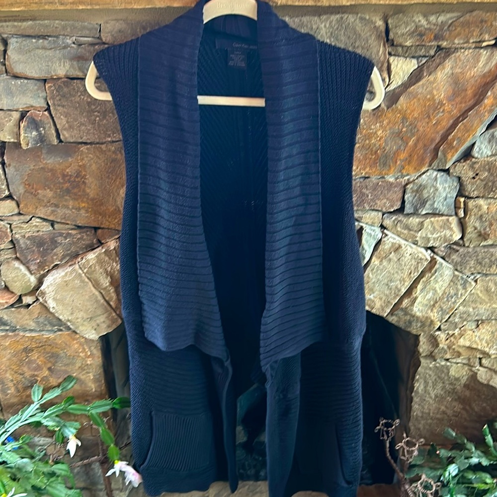 Calvin Klein Black Sweater Vest; Size Small, but runs like M/L; 2 Front Pockets